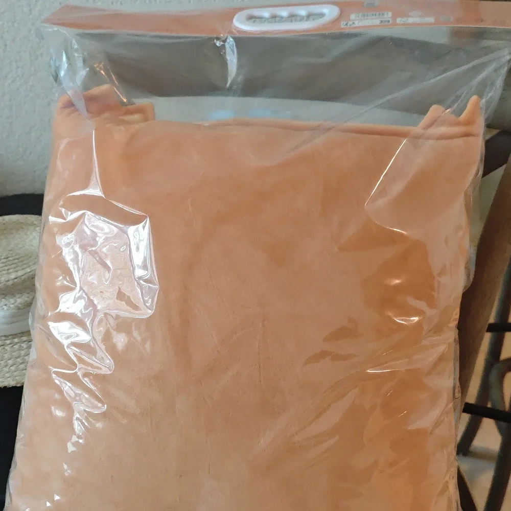 POP MART THE MONSTERS ( LABUBU ) WACKY MART SERIES - PILLOW (CHIPS) - Picture 2 of 2